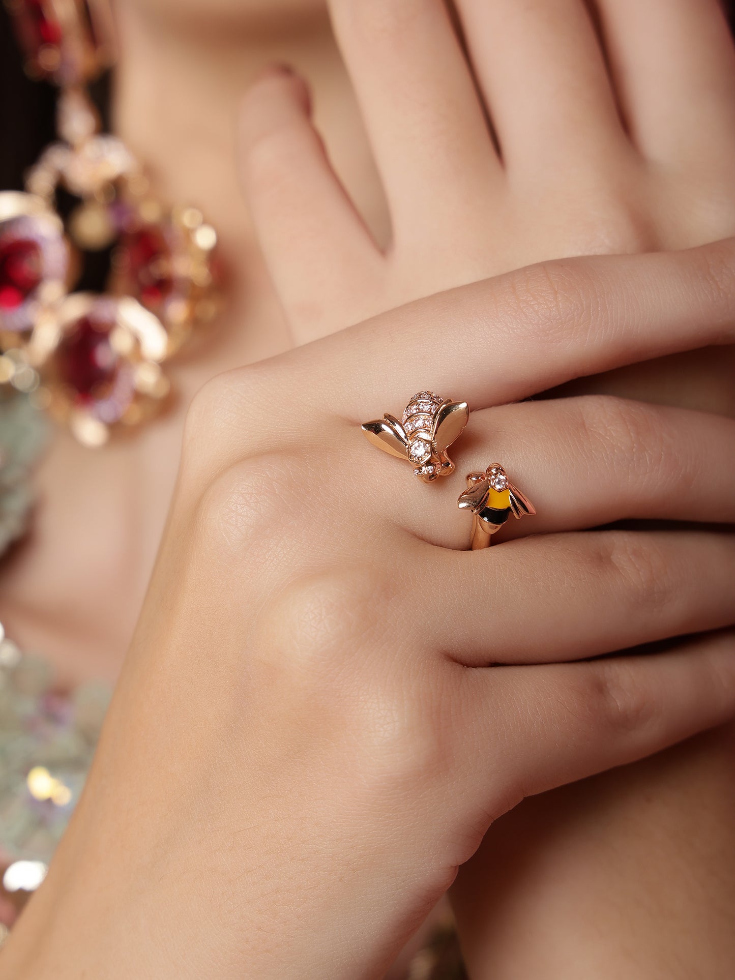 Unique Bee Design Open Vine Ring – Statement Fashion Jewelry