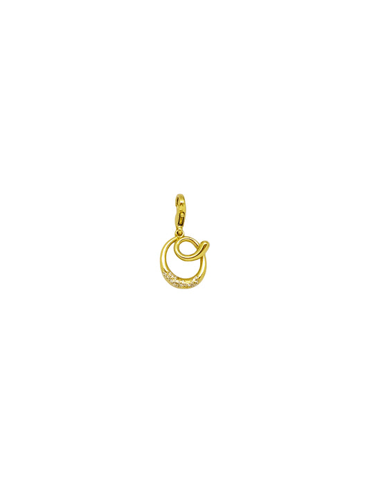 JewelX O – Organic O alphabet pendant with smooth hand-drawn curves and a radiant molten gold finish. Gold-Plaited, Delhi-Jaipur, Hyderabad-Bangalore, Mumbai-Goa.