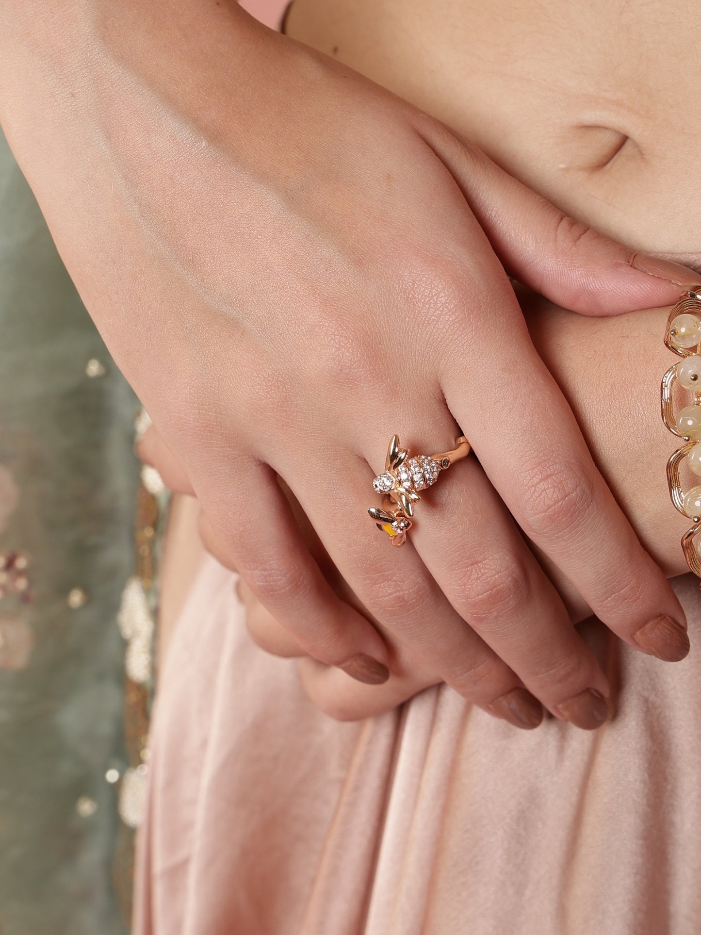 Unique Bee Design Open Vine Ring – Statement Fashion Jewelry 